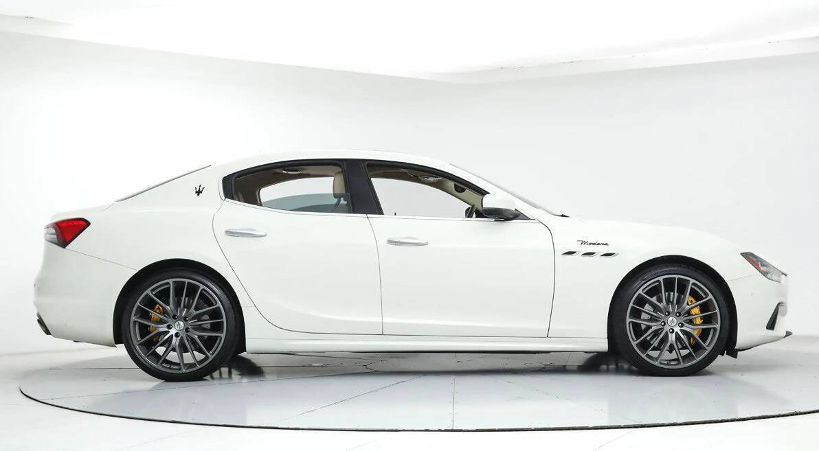 Used 2022 Maserati Ghibli Modena RWD image 6