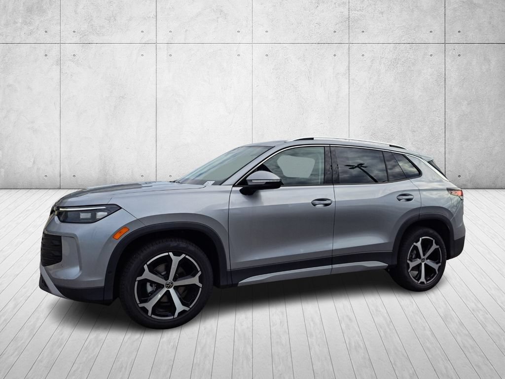 Used 2025 Volkswagen Tiguan SE