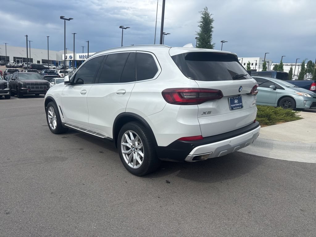 Used 2023 BMW X5 xDrive40i AWD/4WD image 2