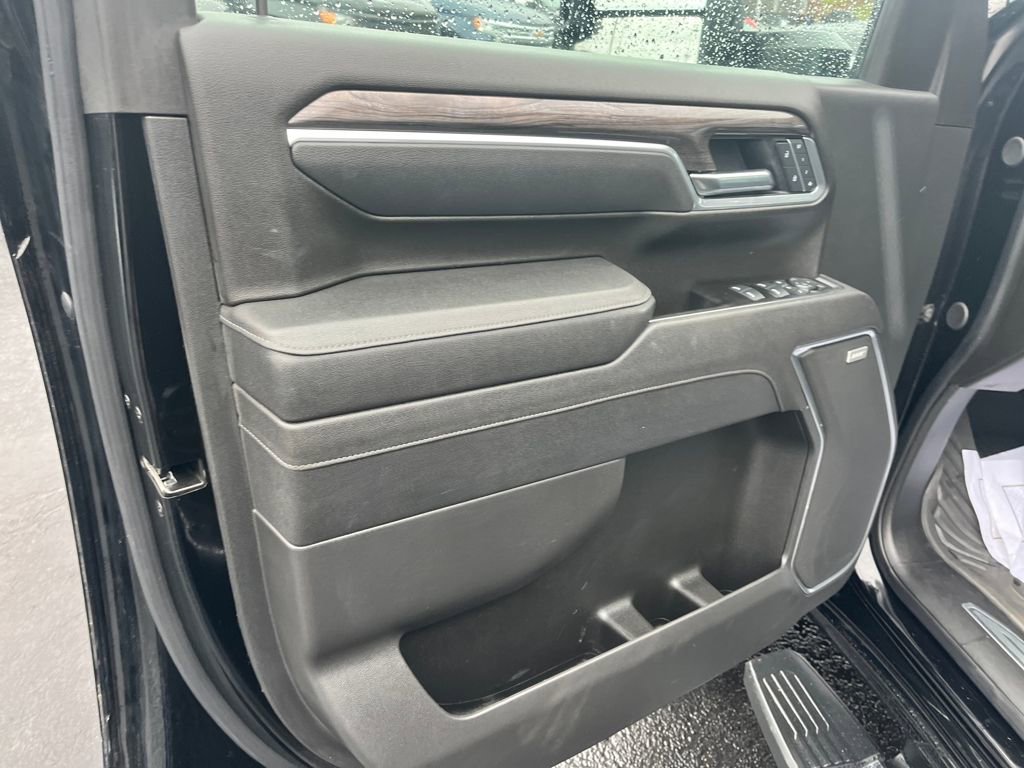 Used 2025 Chevrolet Silverado 2500 LTZ w/ LTZ Plus Package image 18