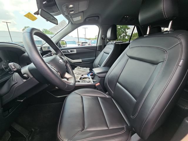 Used 2024 Ford Explorer XLT w/ Equipment Group 202A AWD/4WD image 21