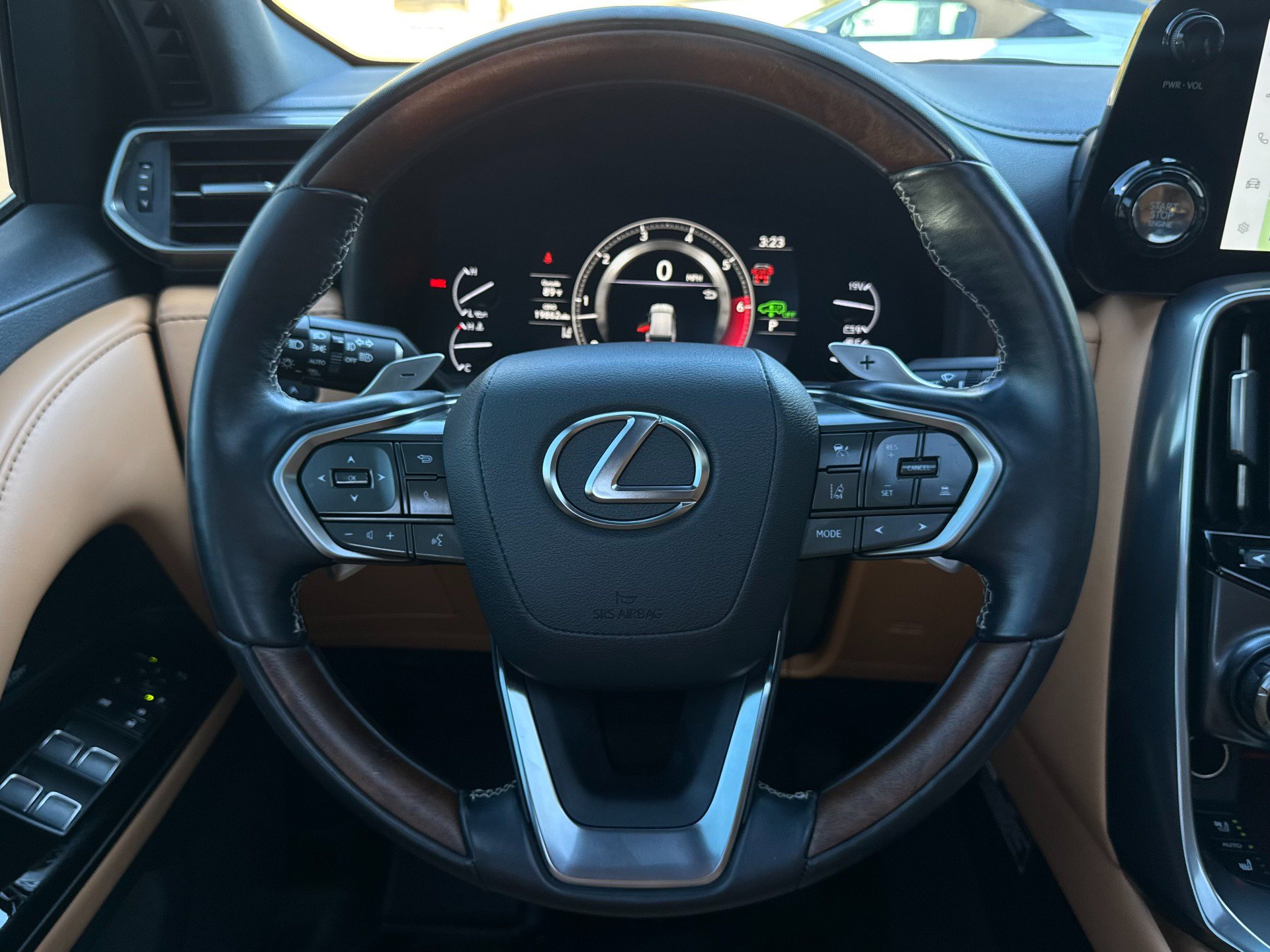 Used 2024 Lexus LX 600 4WD w/ Luxury Package image 60