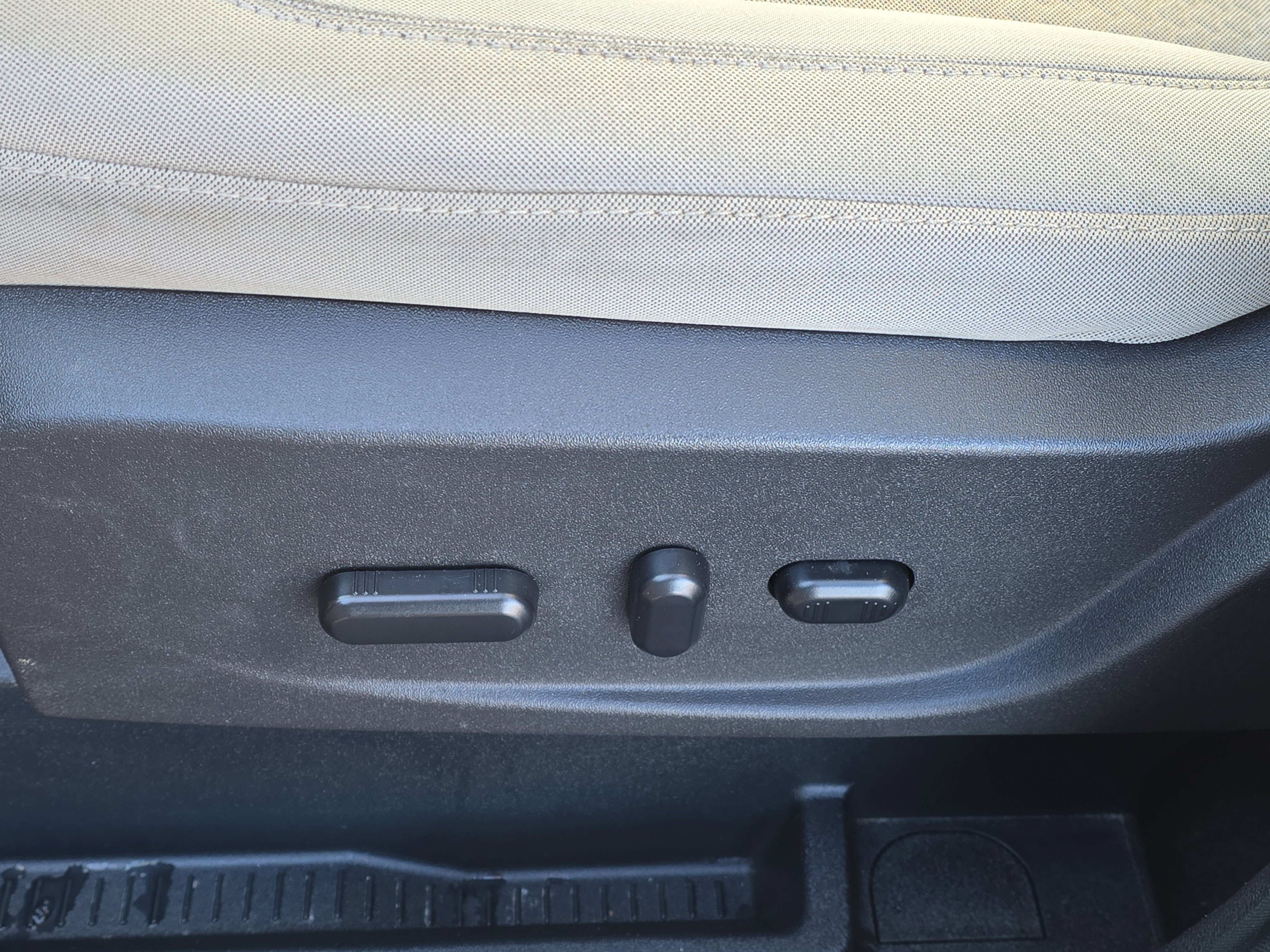 Used 2017 Ford Escape SE image 20