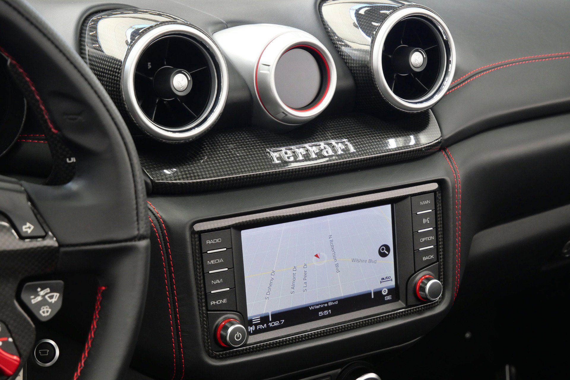 Used 2015 Ferrari California T RWD image 17