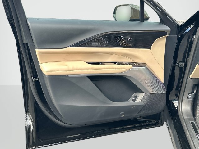 New 2026 Cadillac Lyriq Signature Sport w/ Nappa Leather Package AWD/4WD image 8