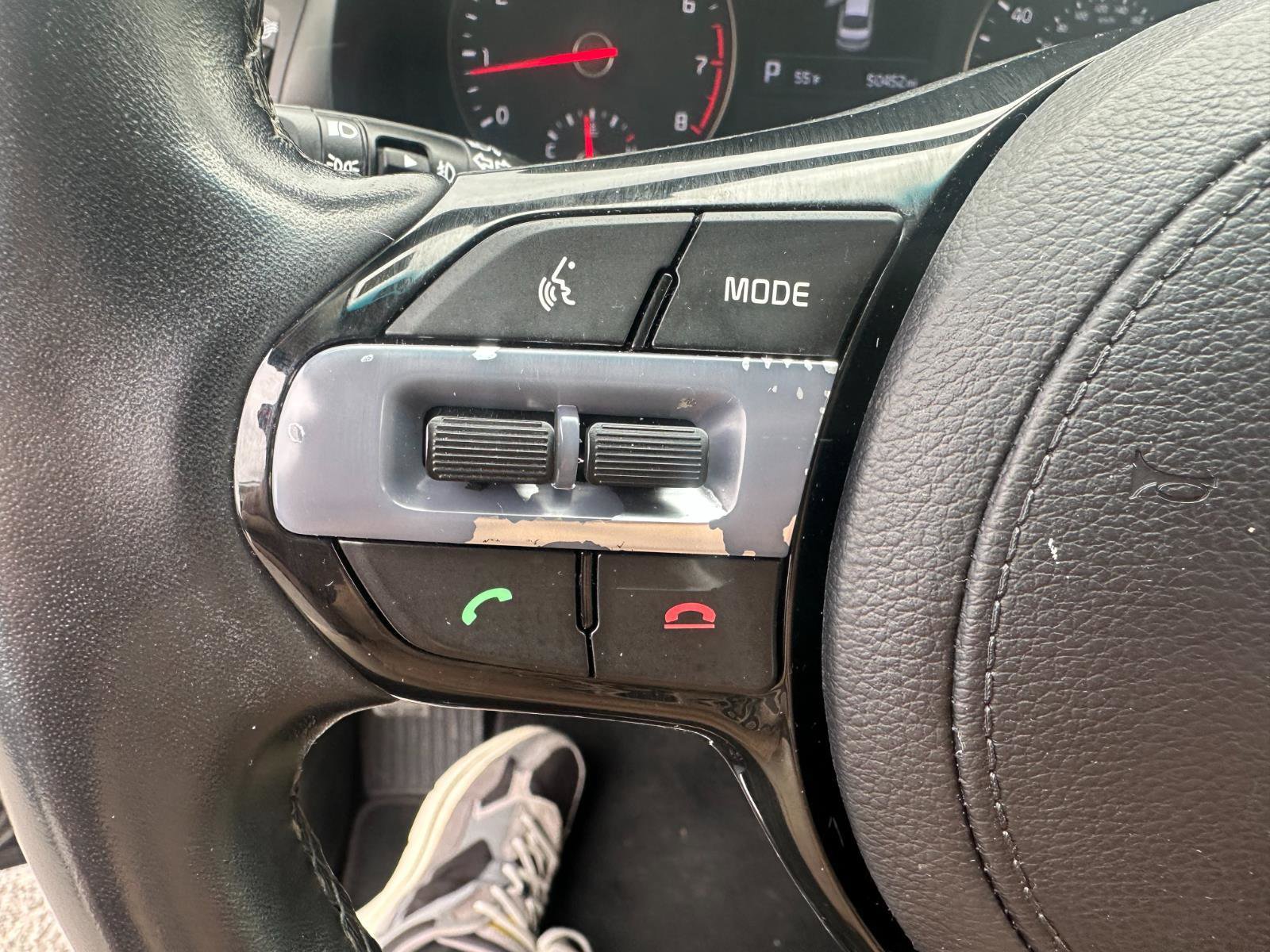 Used 2017 Kia Cadenza Premium w/ Luxury Package image 17