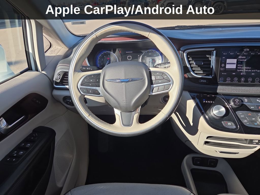 Used 2019 Chrysler Pacifica Limited image 19