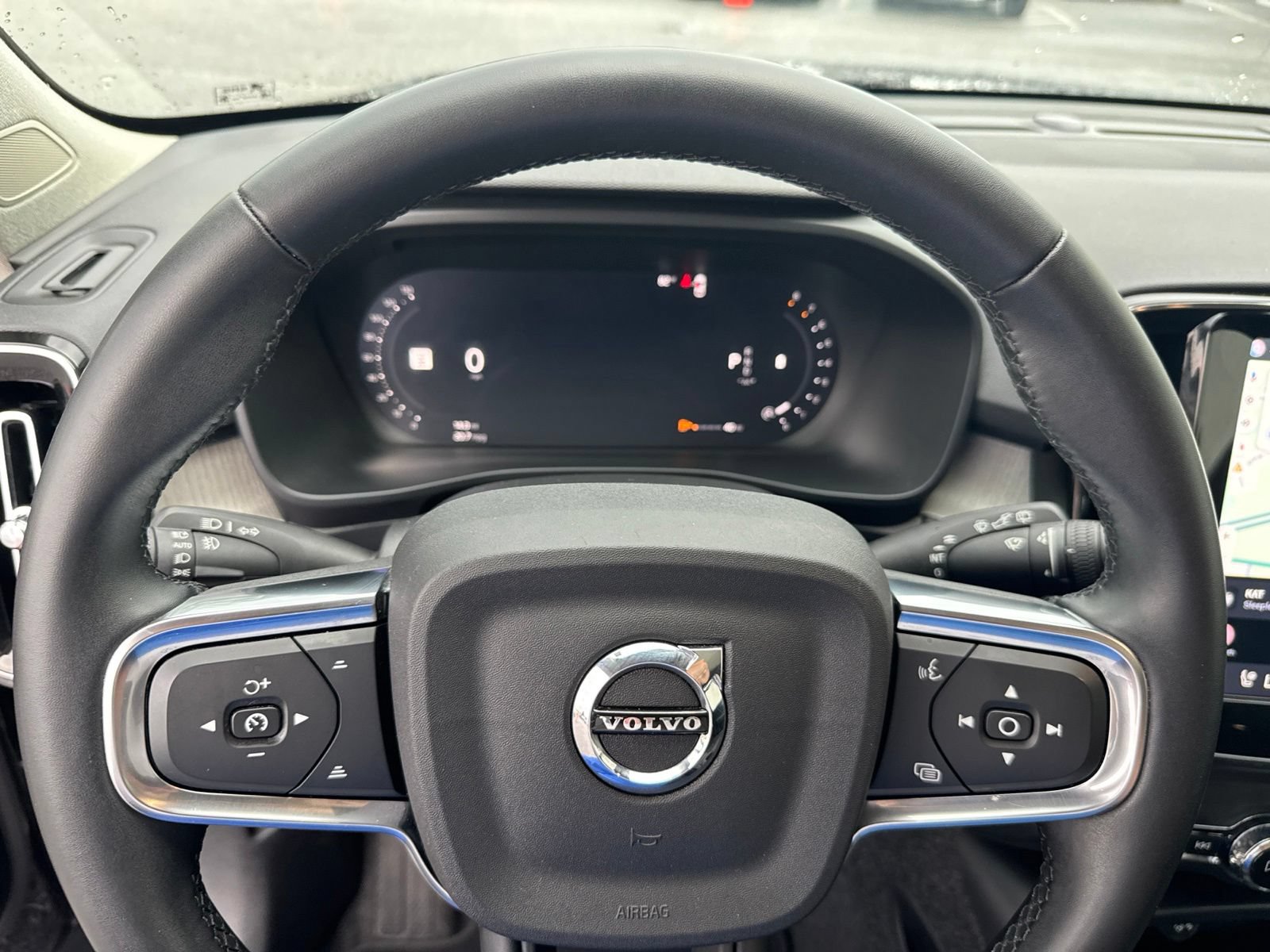 Used 2025 Volvo XC40 B5 Core AWD/4WD image 32