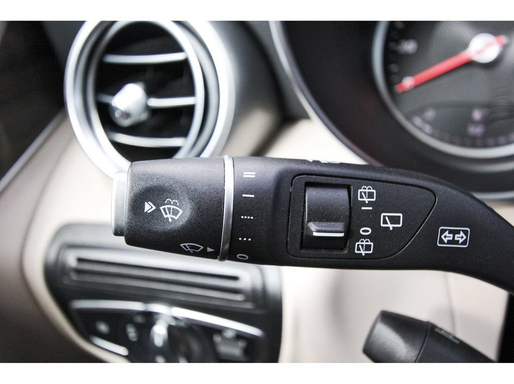 Used 2021 Mercedes-Benz GLC 300 image 17