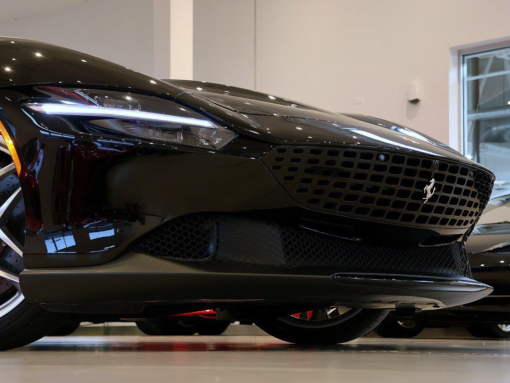 Certified 2025 Ferrari Roma Spider RWD image 53
