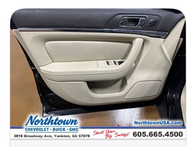 Used 2013 Lincoln MKS AWD image 10