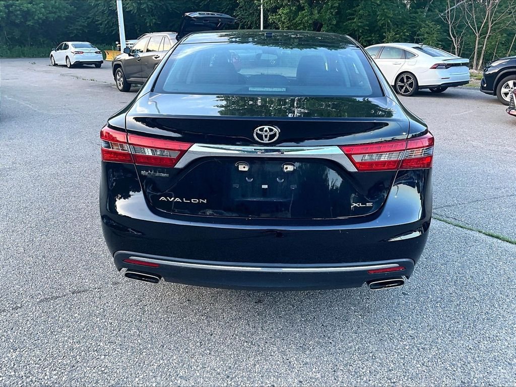 Used 2017 Toyota Avalon XLE w/ Carpet Mat Package FWD image 10