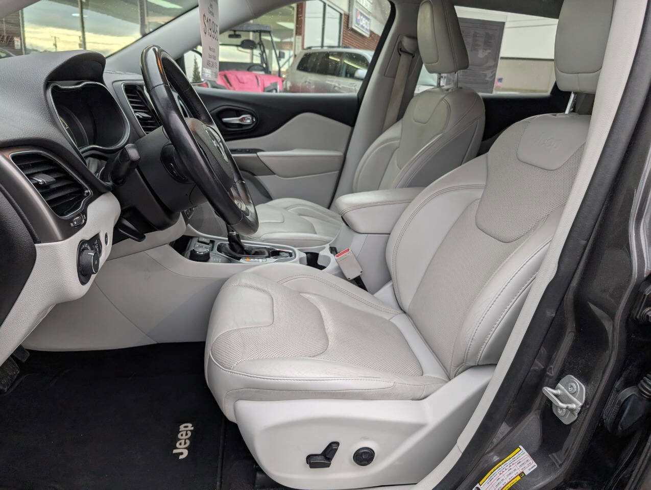 Used 2019 Jeep Cherokee Limited w/ Trailer Tow Group image 11