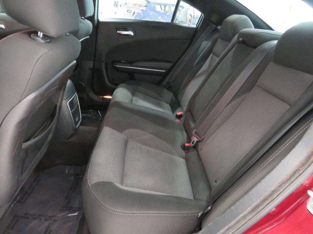 Used 2017 Dodge Charger SE w/ Popular Equipment Group image 13