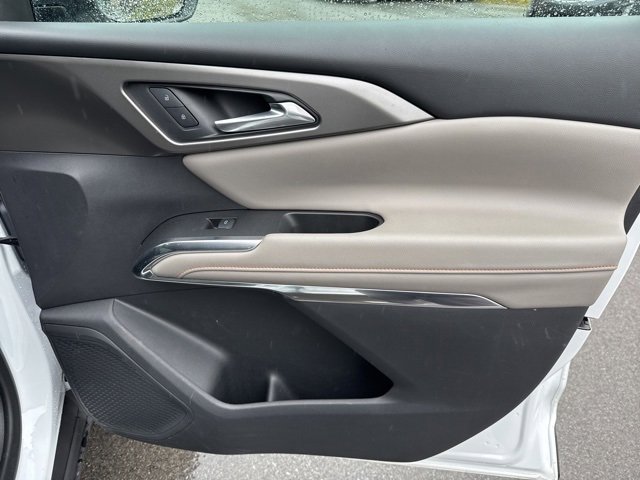 Used 2025 Chevrolet Traverse LT image 16