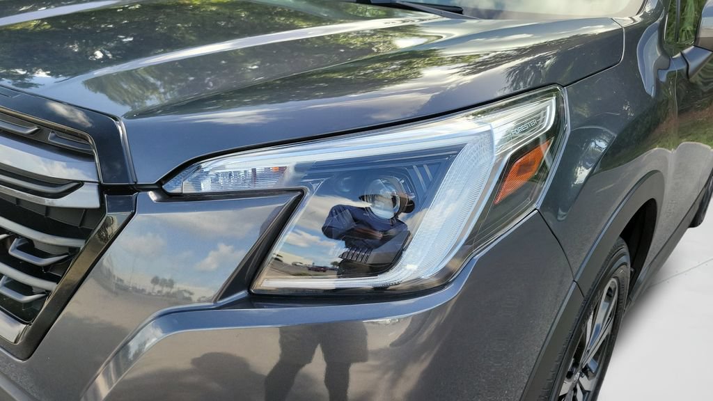 Used 2023 Subaru Forester Limited AWD/4WD image 9