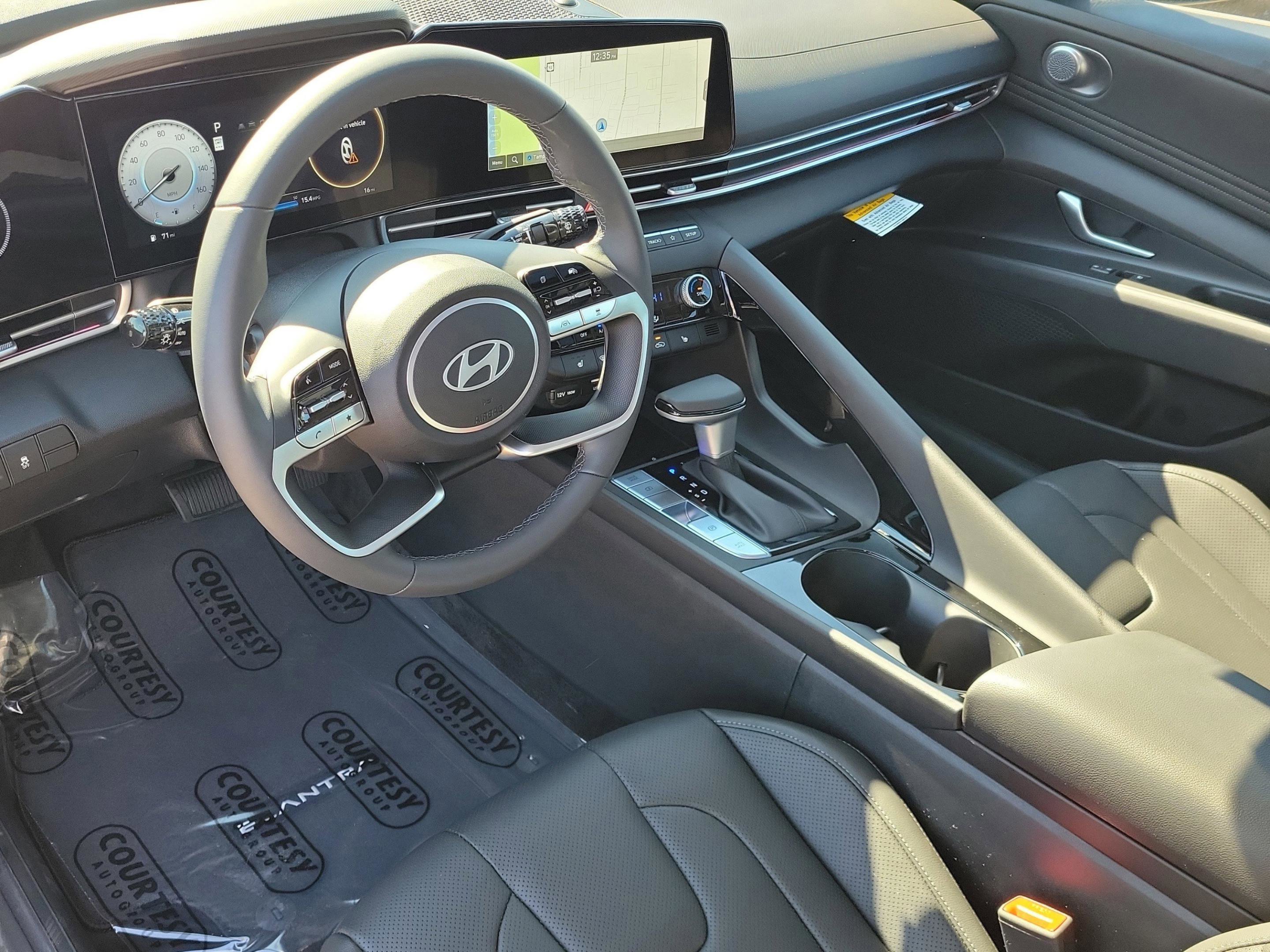 New 2026 Hyundai Elantra Limited image 17