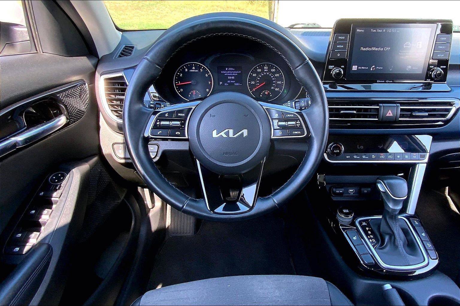 Used 2023 Kia Seltos S AWD/4WD image 5