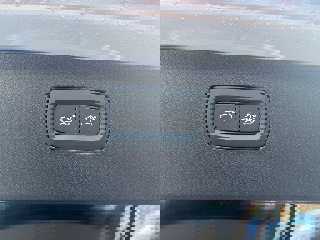 Used 2023 Volvo XC90 B6 Plus w/ Protection Package Premier image 35