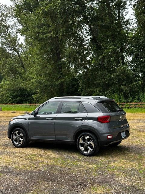 Certified 2025 Hyundai Venue SEL FWD image 6