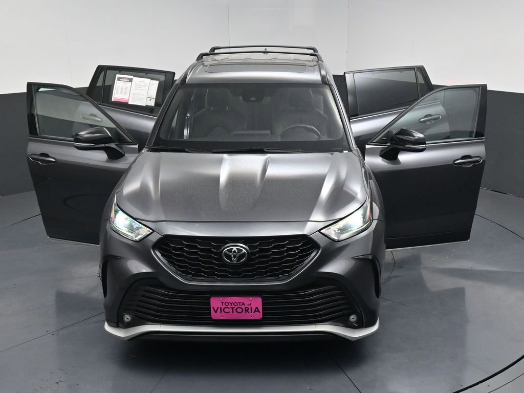 Used 2021 Toyota Highlander XSE image 25