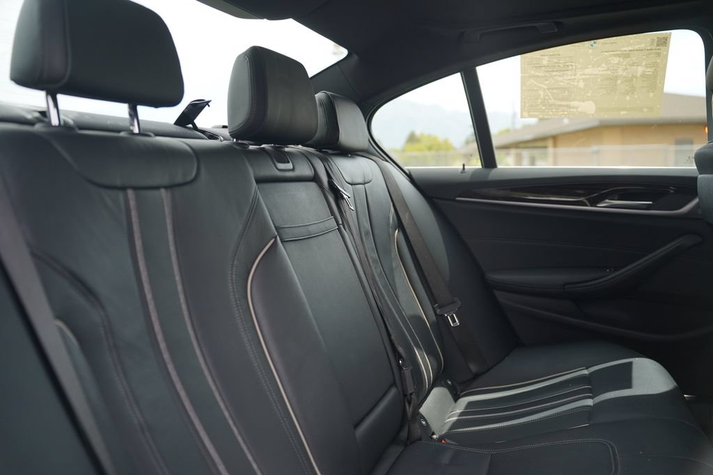 Used 2019 BMW 530e xDrive w/ Convenience Package AWD/4WD image 13
