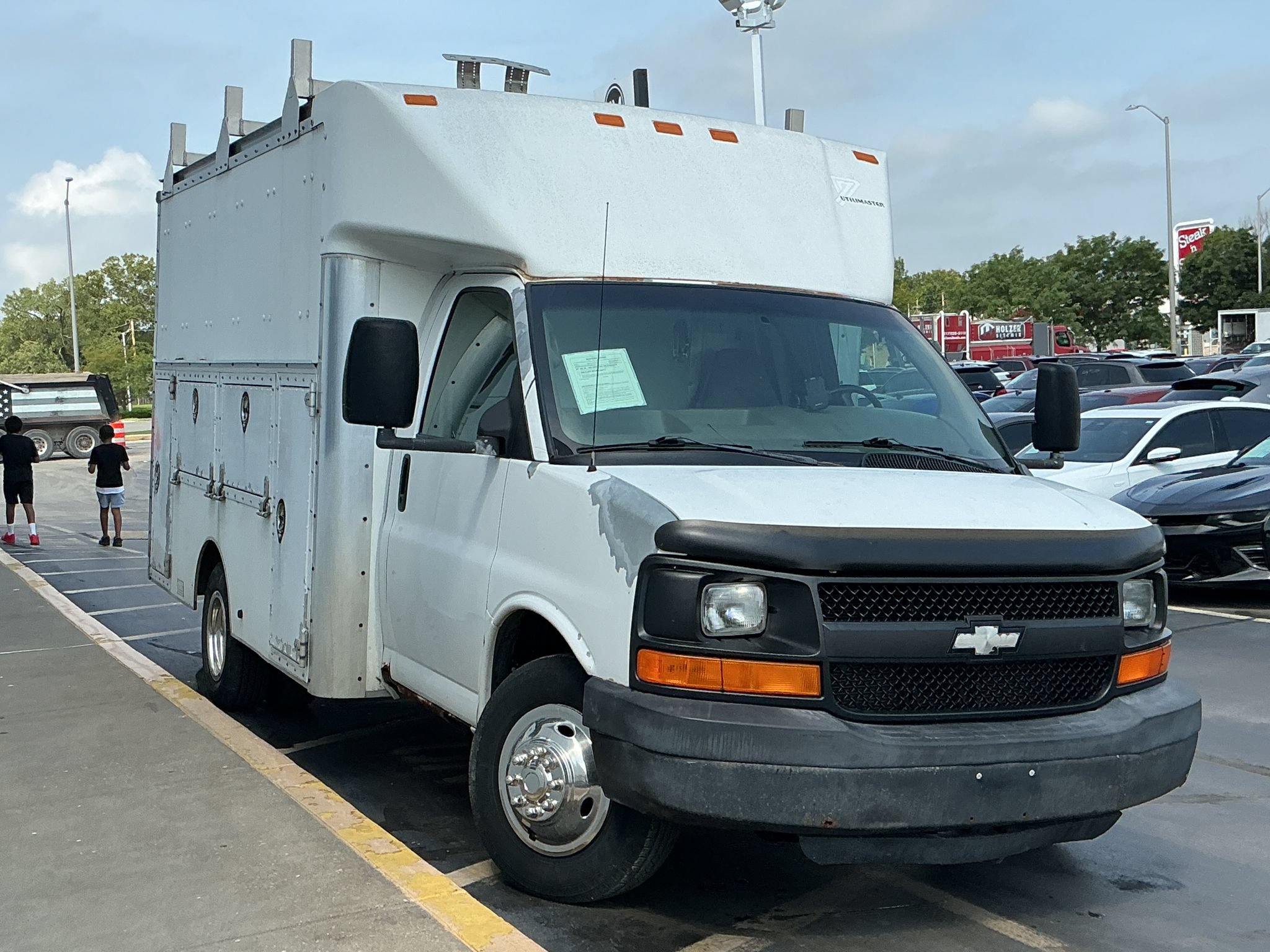 Used 2005 Chevrolet Express 3500 RWD image 2