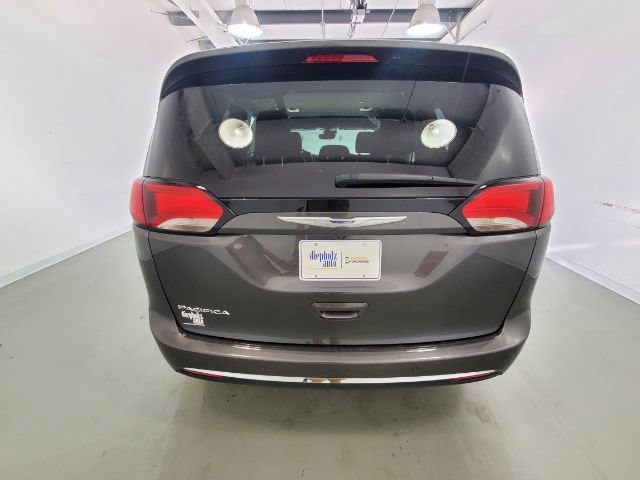 Used 2020 Chrysler Pacifica Touring-L Plus w/ Advanced Safetytec Group FWD image 8