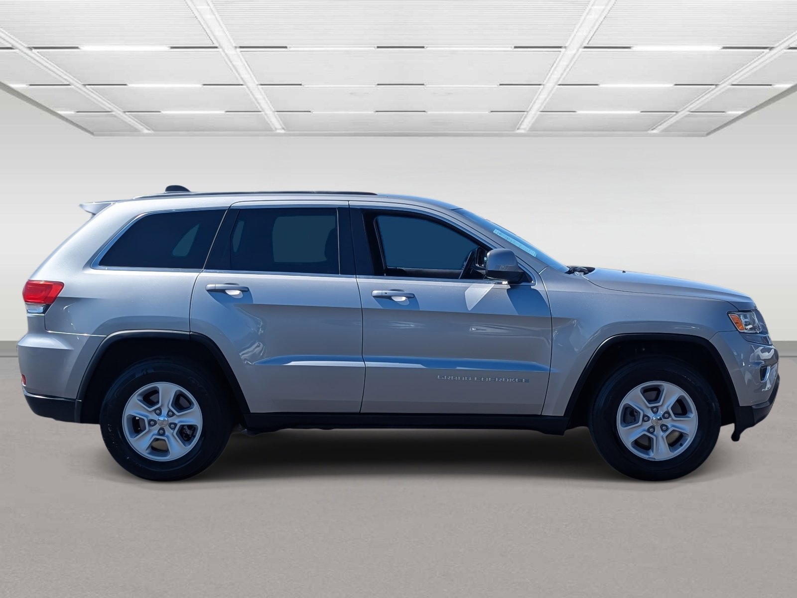 Used 2015 Jeep Grand Cherokee Laredo image 6