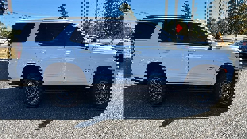 Used 2022 Chevrolet Tahoe Z71 w/ Luxury Package image 4