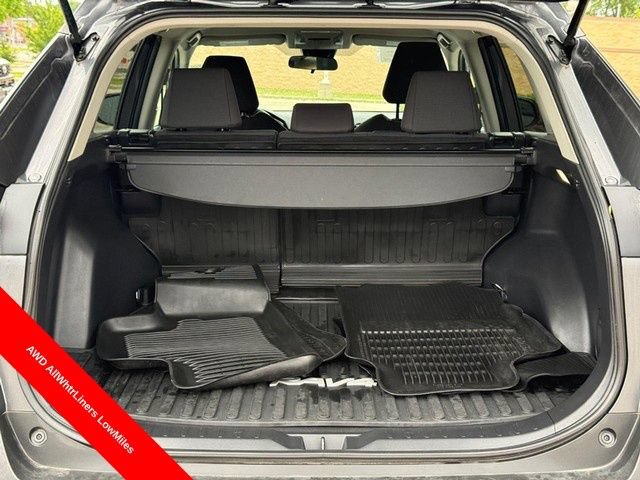 Used 2022 Toyota RAV4 LE AWD/4WD image 8
