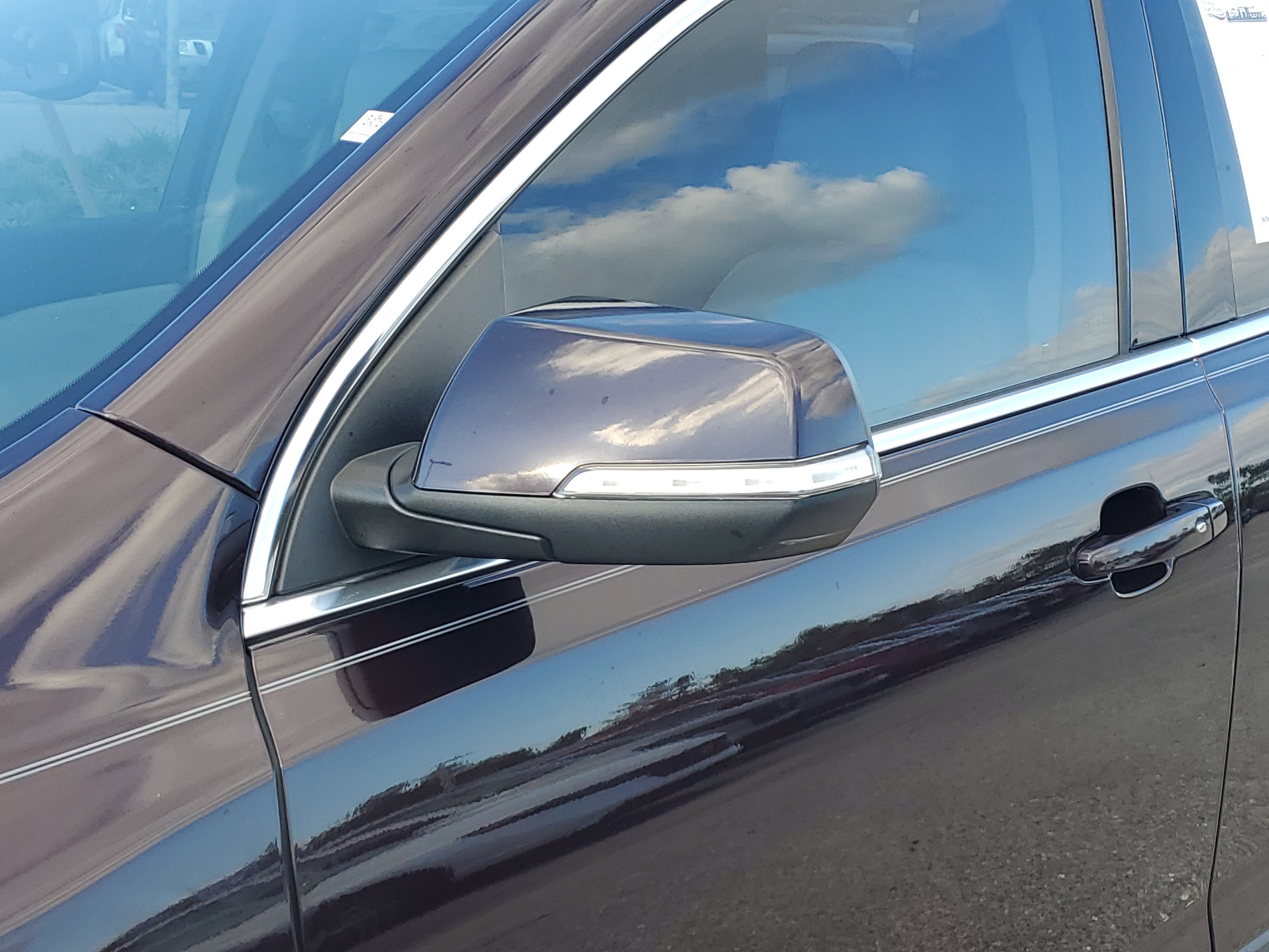 Used 2020 GMC Acadia SLT w/ Driver Alert Package II image 10