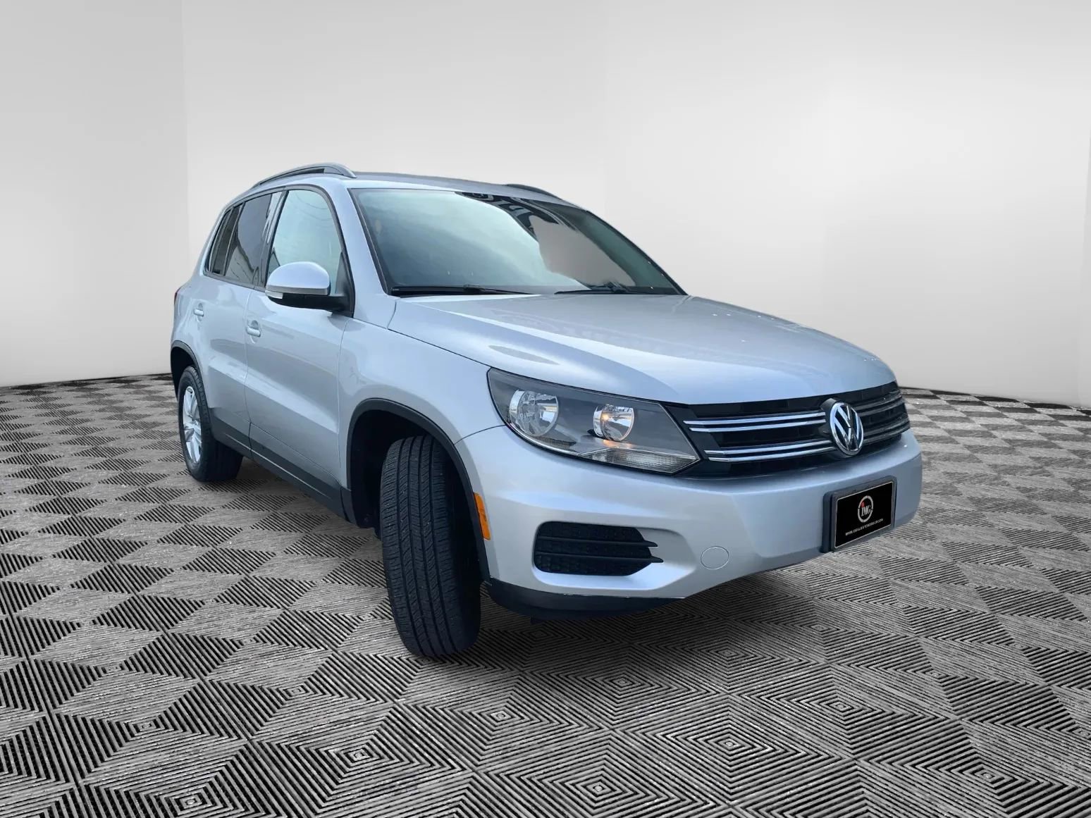 Used 2015 Volkswagen Tiguan S image 4