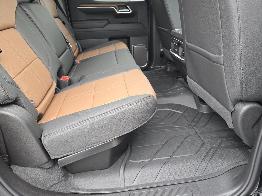 New 2026 Chevrolet Silverado 1500 High Country AWD/4WD image 15