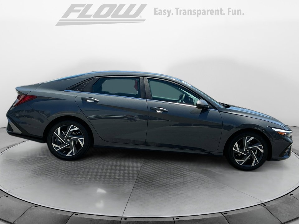 Used 2024 Hyundai Elantra SEL w/ Convenience Package FWD image 10