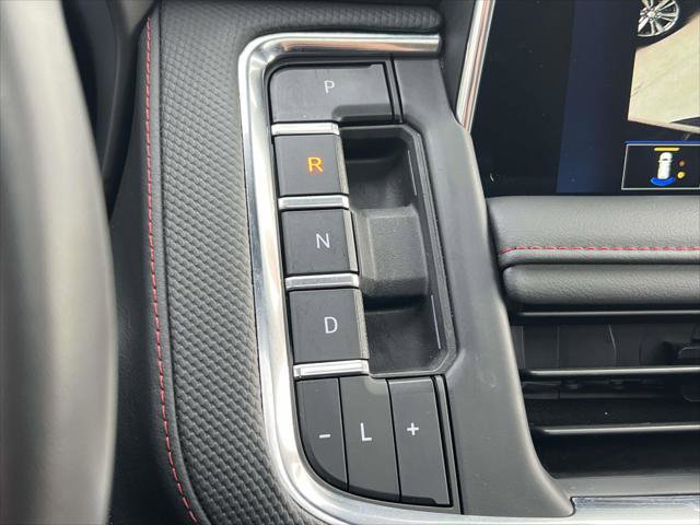 Used 2024 Chevrolet Suburban RST w/ Luxury Package AWD/4WD image 30