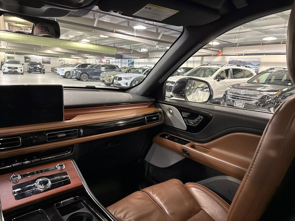 Used 2022 Lincoln Aviator Reserve w/ Equipment Group 201A AWD/4WD image 24