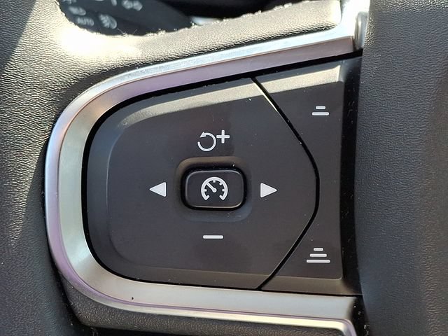 Certified 2023 Volvo XC60 B5 Core w/ Climate Package AWD/4WD image 24