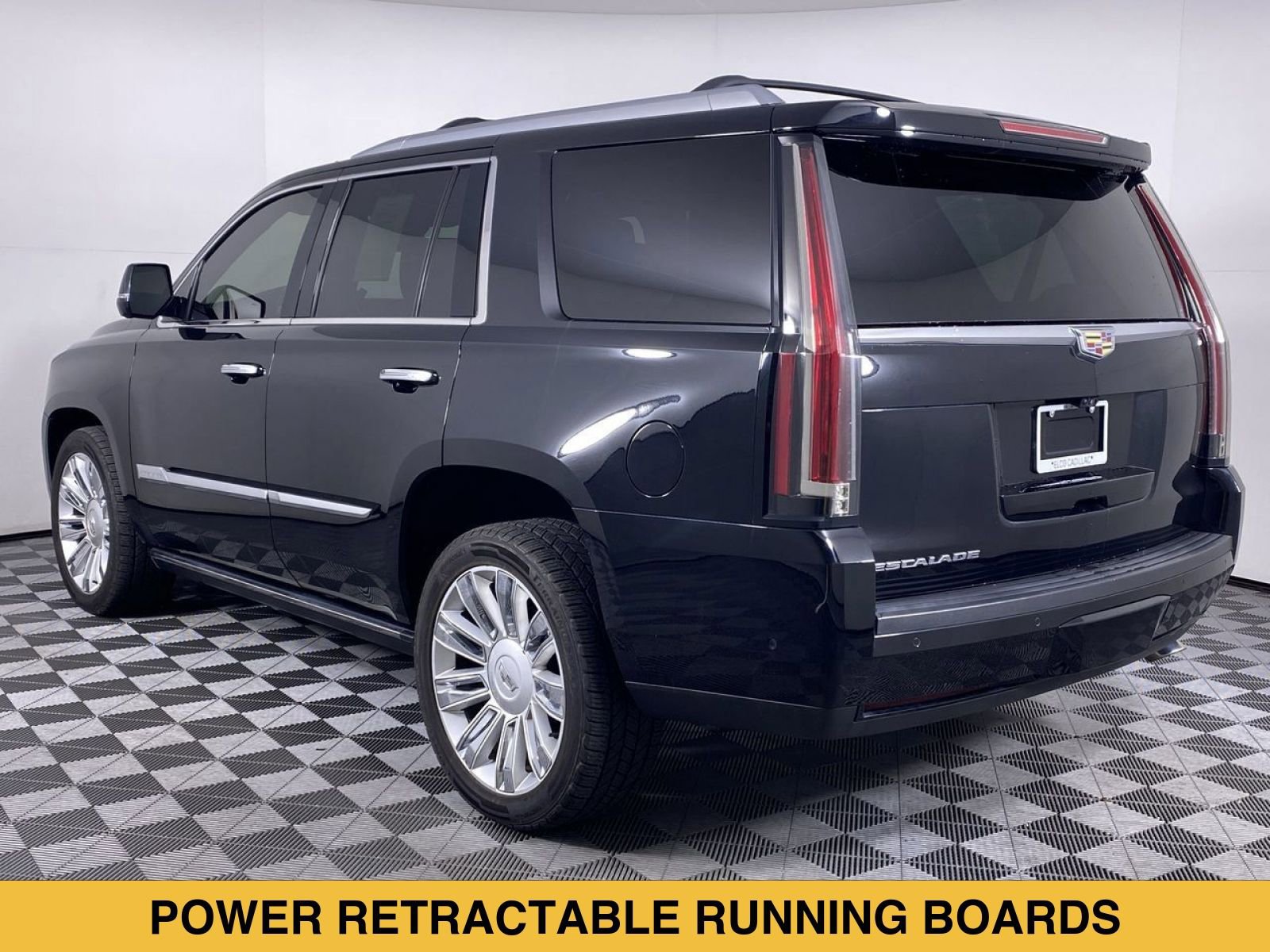 Certified 2017 Cadillac Escalade Platinum AWD/4WD image 21