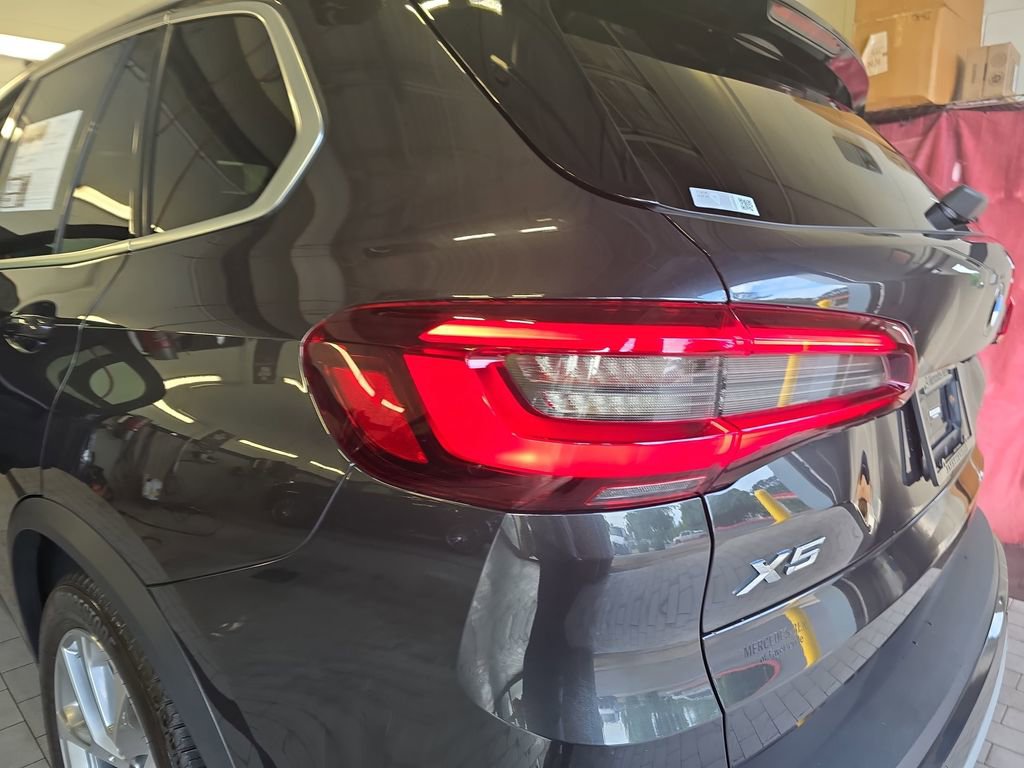 Used 2023 BMW X5 xDrive40i AWD/4WD image 36