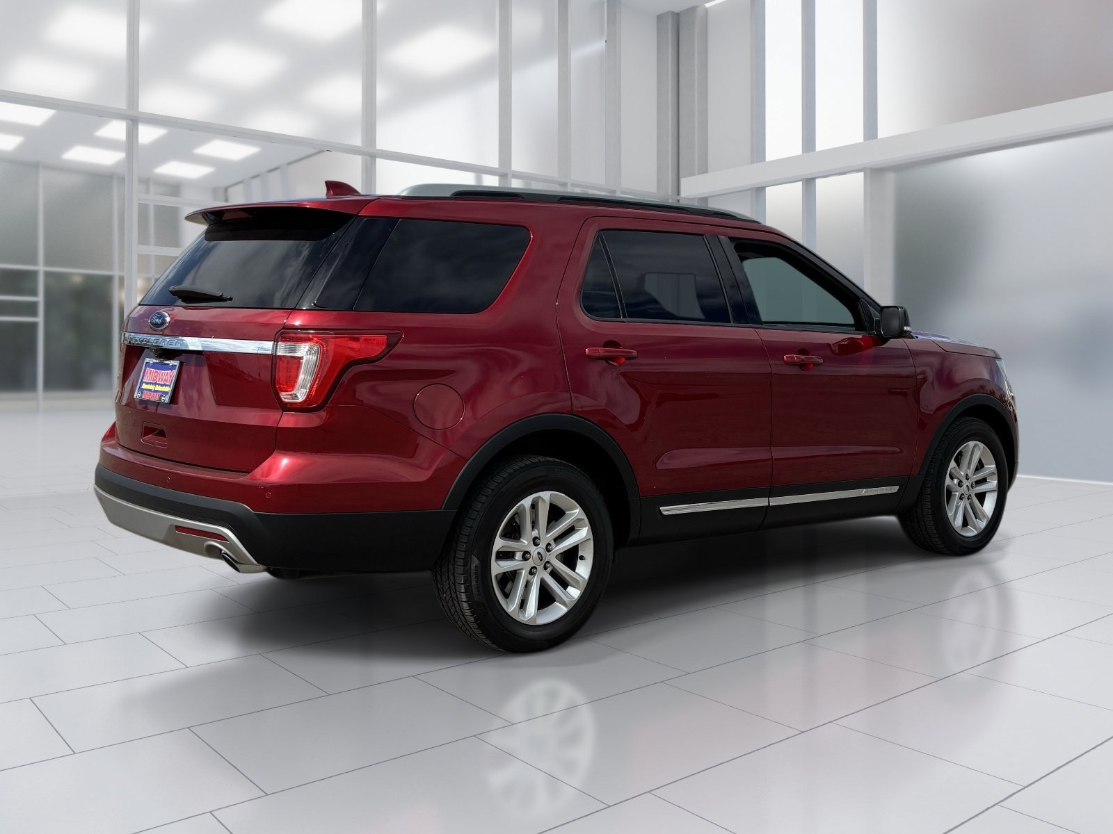 Used 2017 Ford Explorer XLT w/ Equipment Group 201A FWD image 6