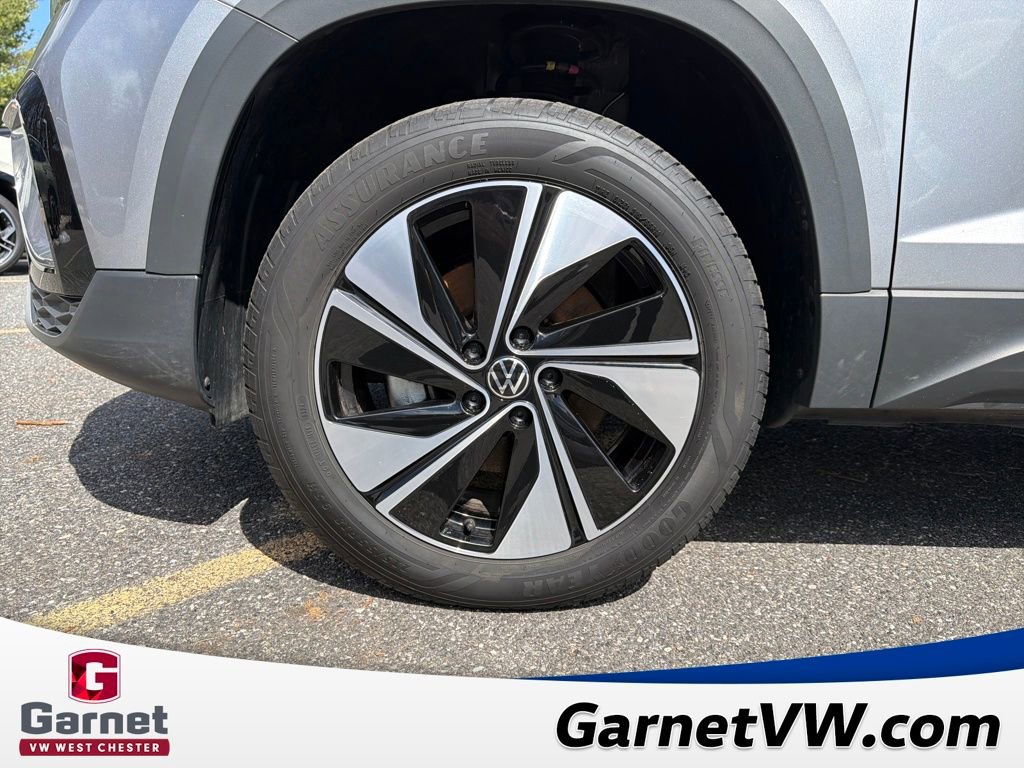 Certified 2024 Volkswagen Taos SE image 27
