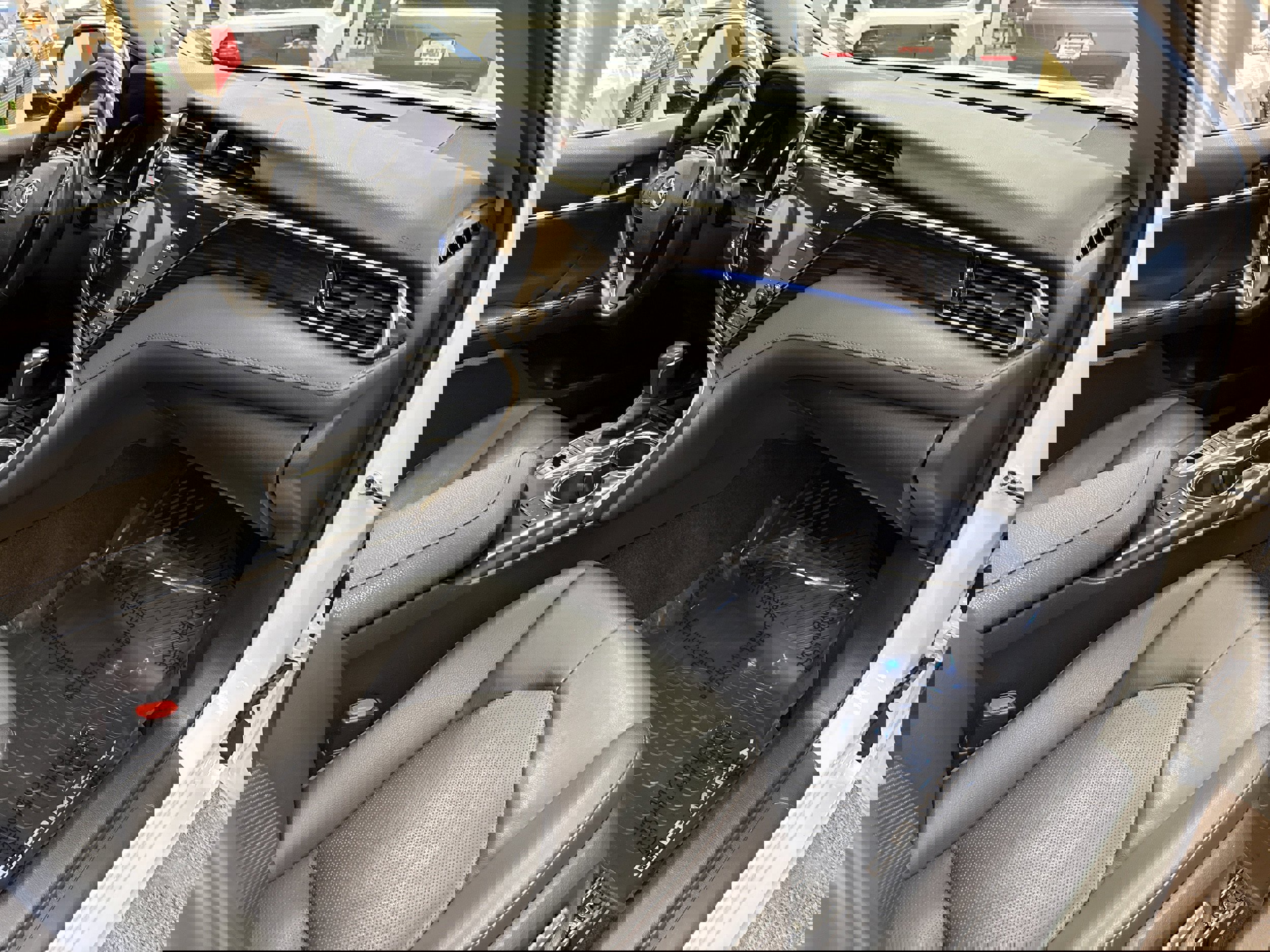 Used 2020 Toyota Camry XLE image 17