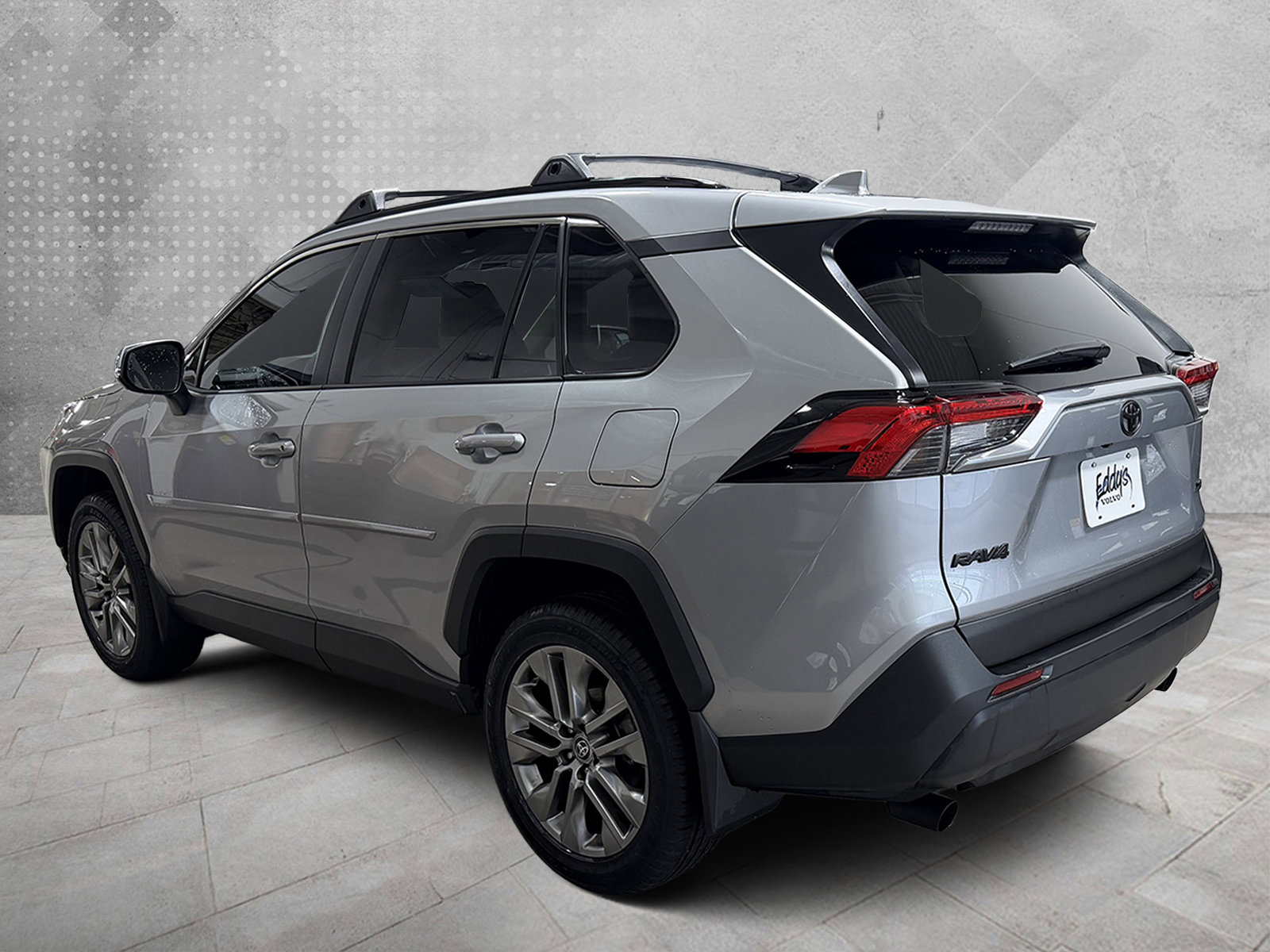 Used 2025 Toyota RAV4 XLE Premium image 6