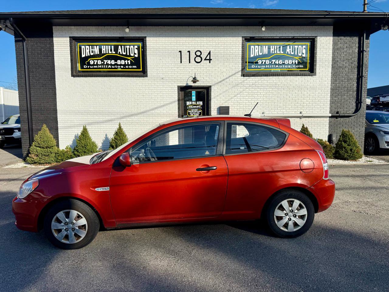 Used 2011 Hyundai Accent GS w/ Premium Pkg 3 FWD image 2