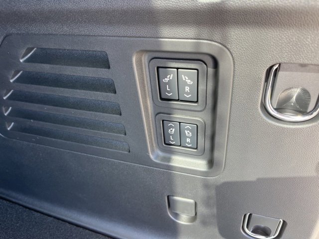 New 2026 Chevrolet Traverse RS w/ LPO, Floor Liner Package image 8