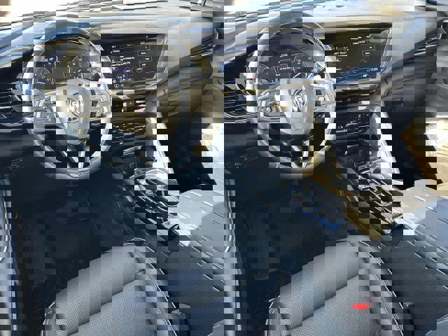 Used 2023 Buick Envision Essence image 18