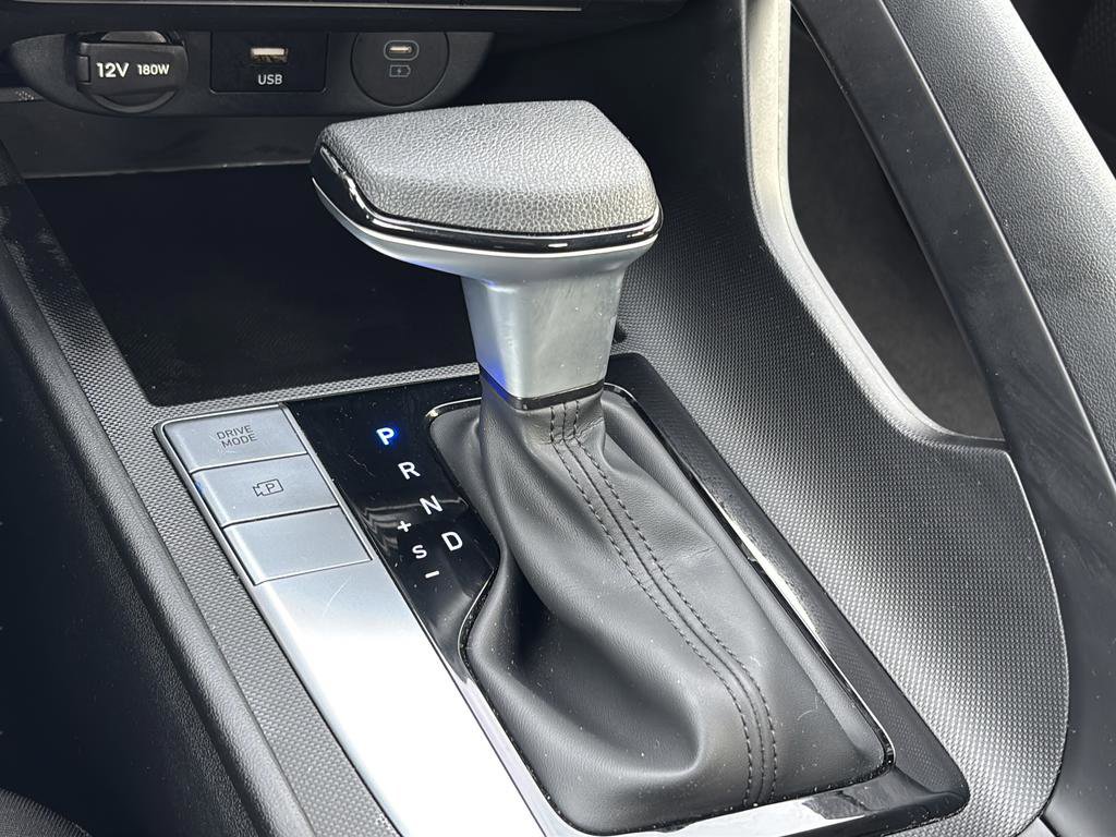 Certified 2025 Hyundai Elantra SE image 34