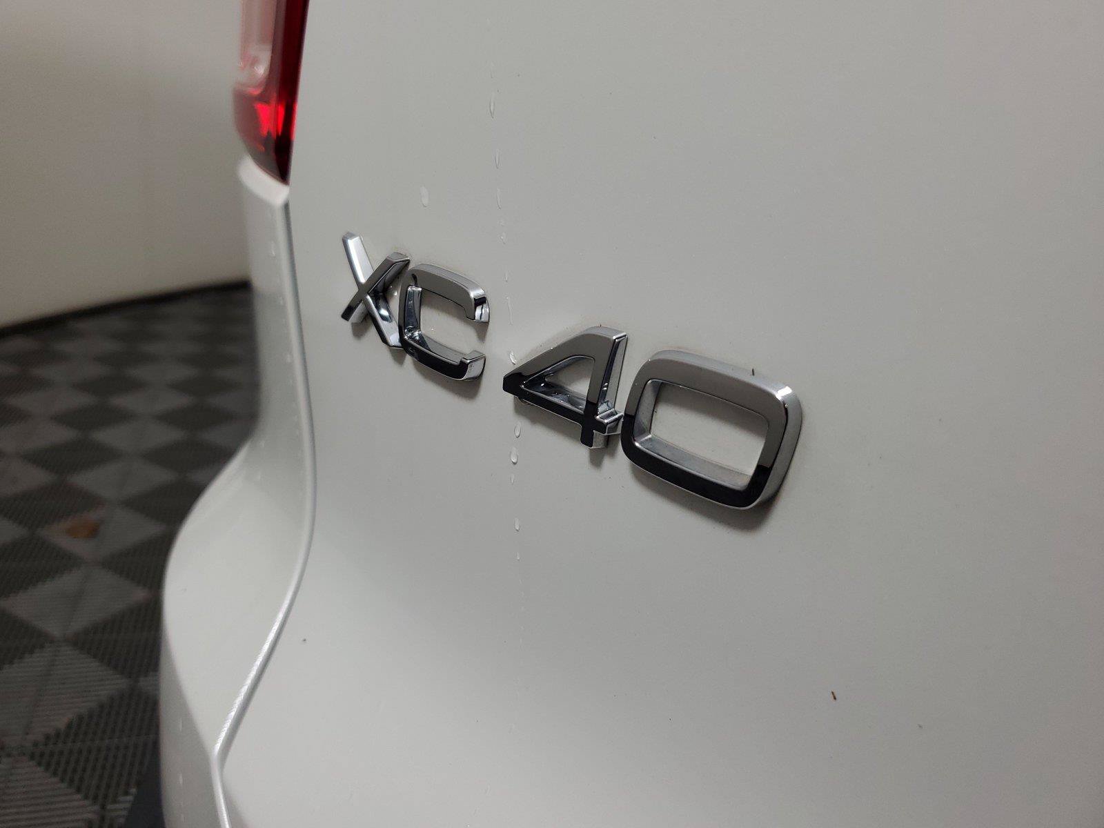 Used 2024 Volvo XC40 B5 Plus w/ Protection Package Premier AWD/4WD image 8