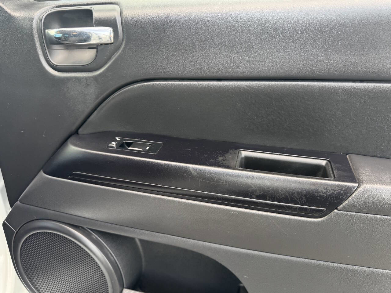 Used 2016 Jeep Compass Sport w/ Power Value Group image 26